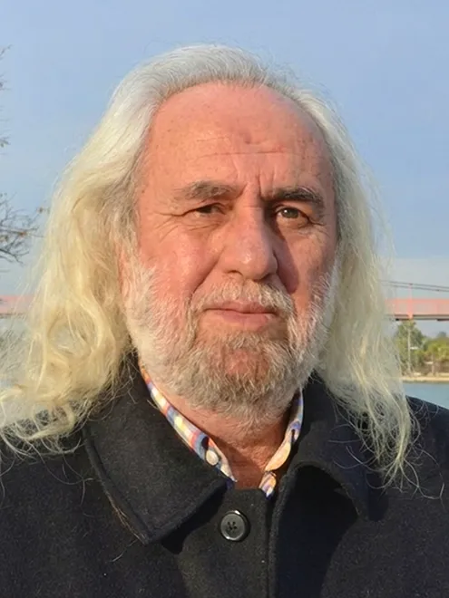 Hasan Mezarcı - İlahiyat Mezunu