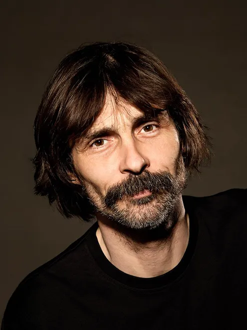 Erdal Beşikçioğlu - Tiyatro Mezunu