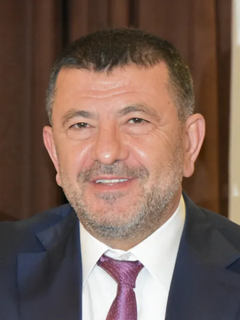 Veli Ağbaba - İşletme Mezunu