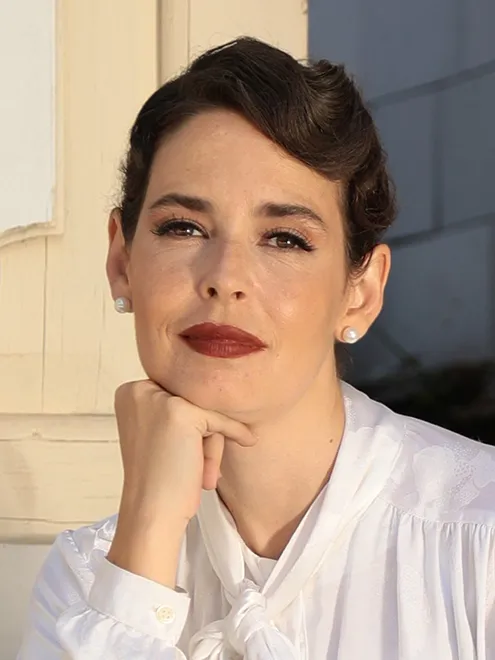 Pelin Batu - Tarih Mezunu