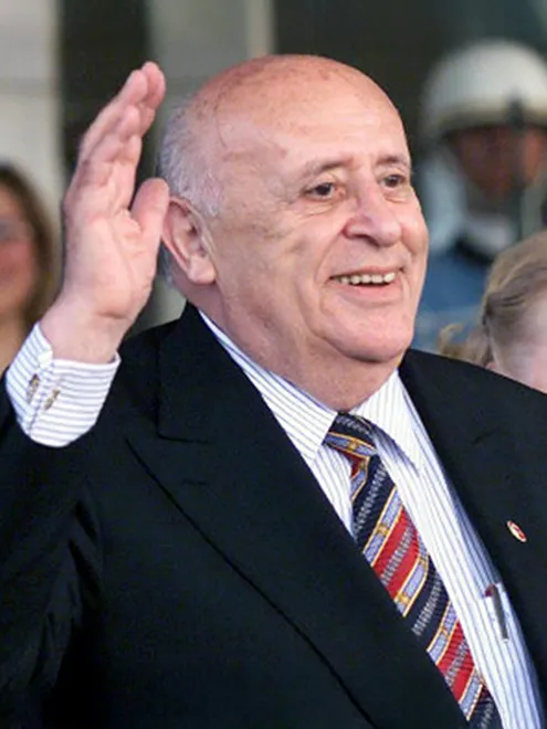 Süleyman Demirel - İnşaat Mühendisliği Mezunu
