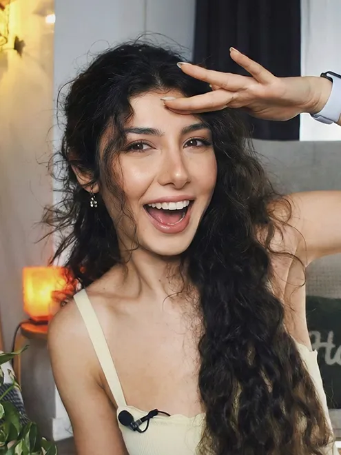 Çilem Akar - İngilizce Öğretmenliği Mezunu