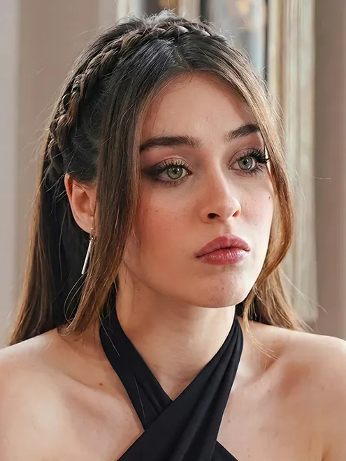 Cemre Baysel - Resim Öğretmenliği Mezunu