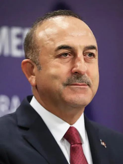 Mevlüt Çavuşoğlu - Uluslararası İlişkiler Mezunu